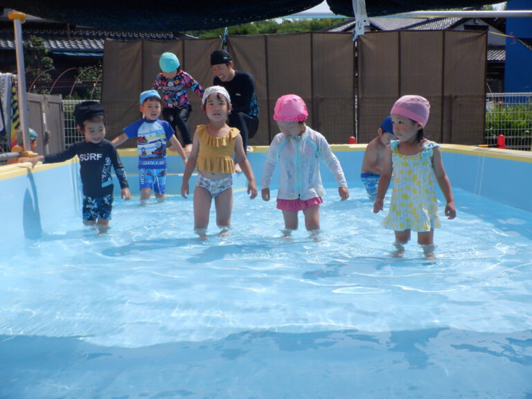 3歳児すいか組　プール遊び